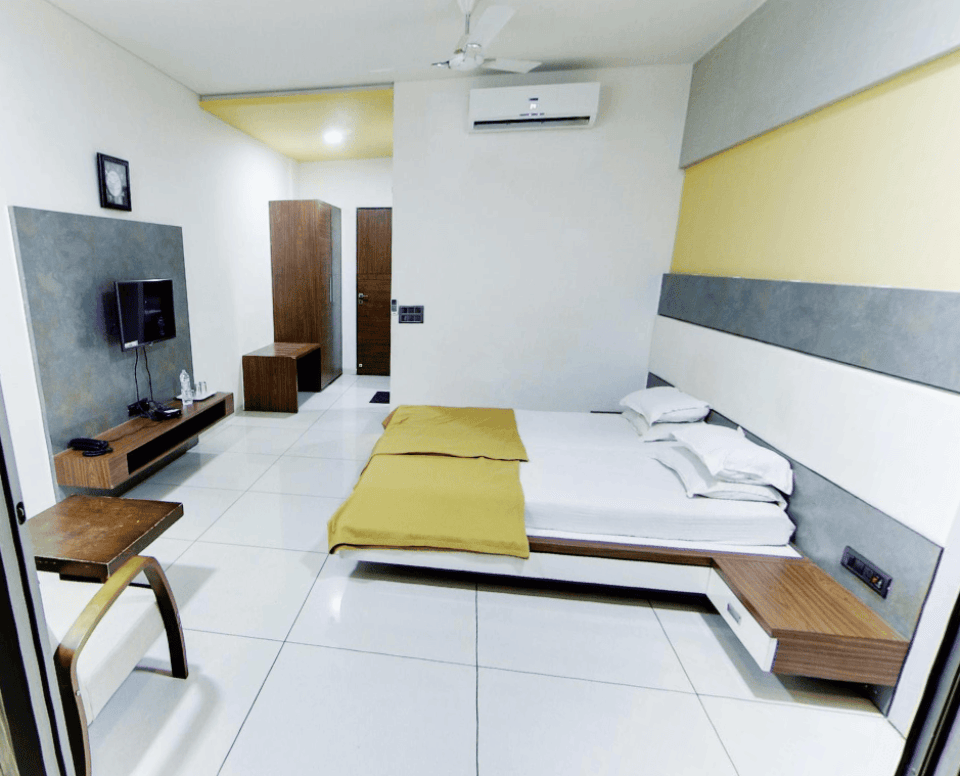 Niharika Bhawan Katra AC Room